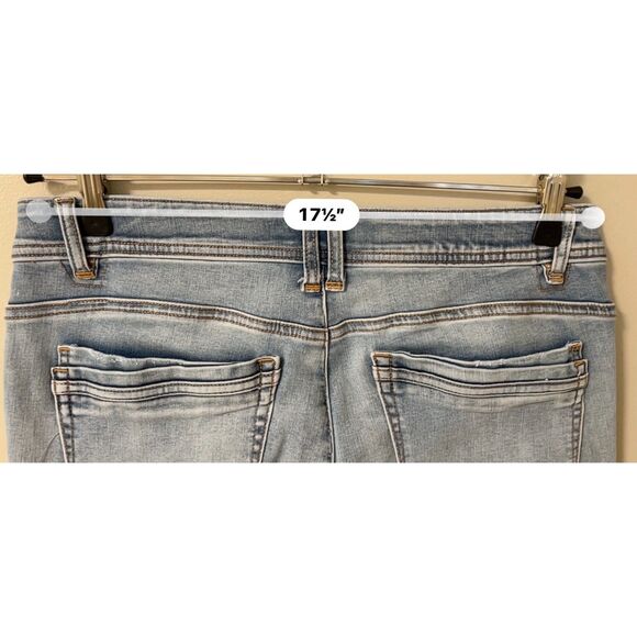 Democracy "Ab" Technology flare jeans in a light wash with raw hem. Size 12. - Picture 4 of 7